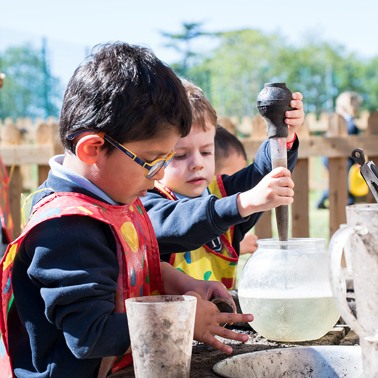Nursery outdoor learning 